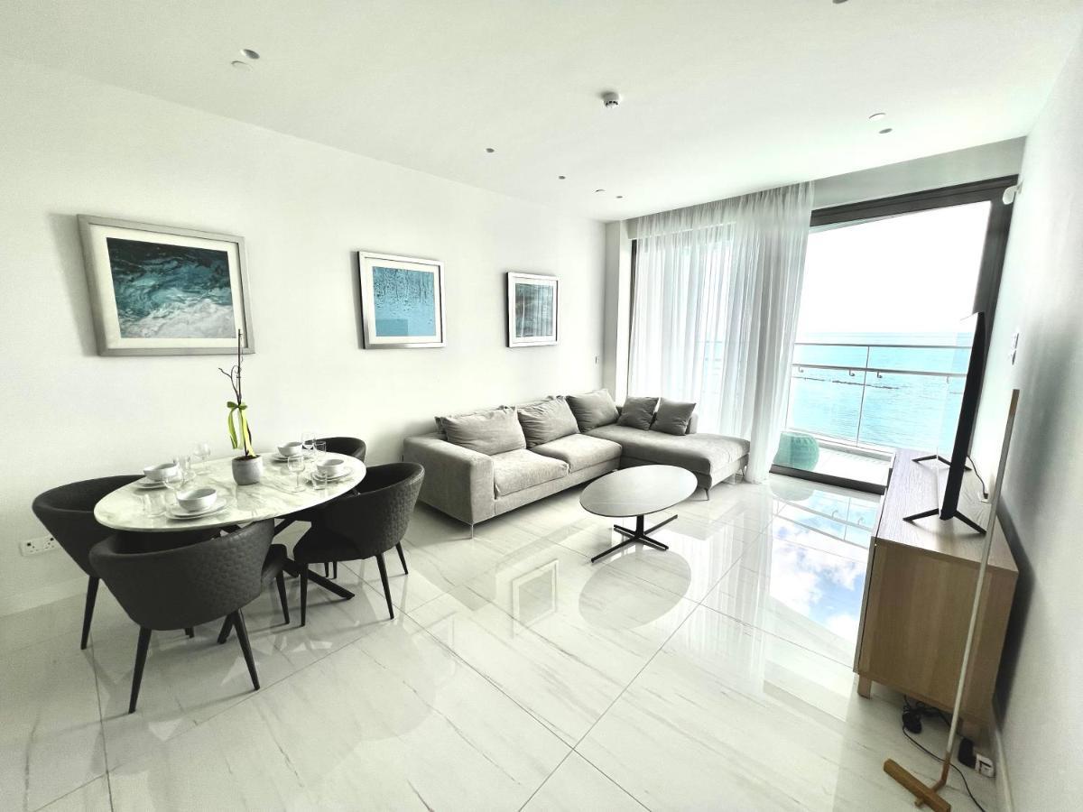 Del Mar Beachfront Boutique Apartament
